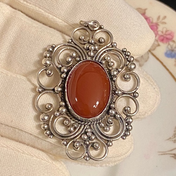 Vintage Mexico Sterling Silver Filigree Pendant with Carnelian Stone - Picture 4 of 11